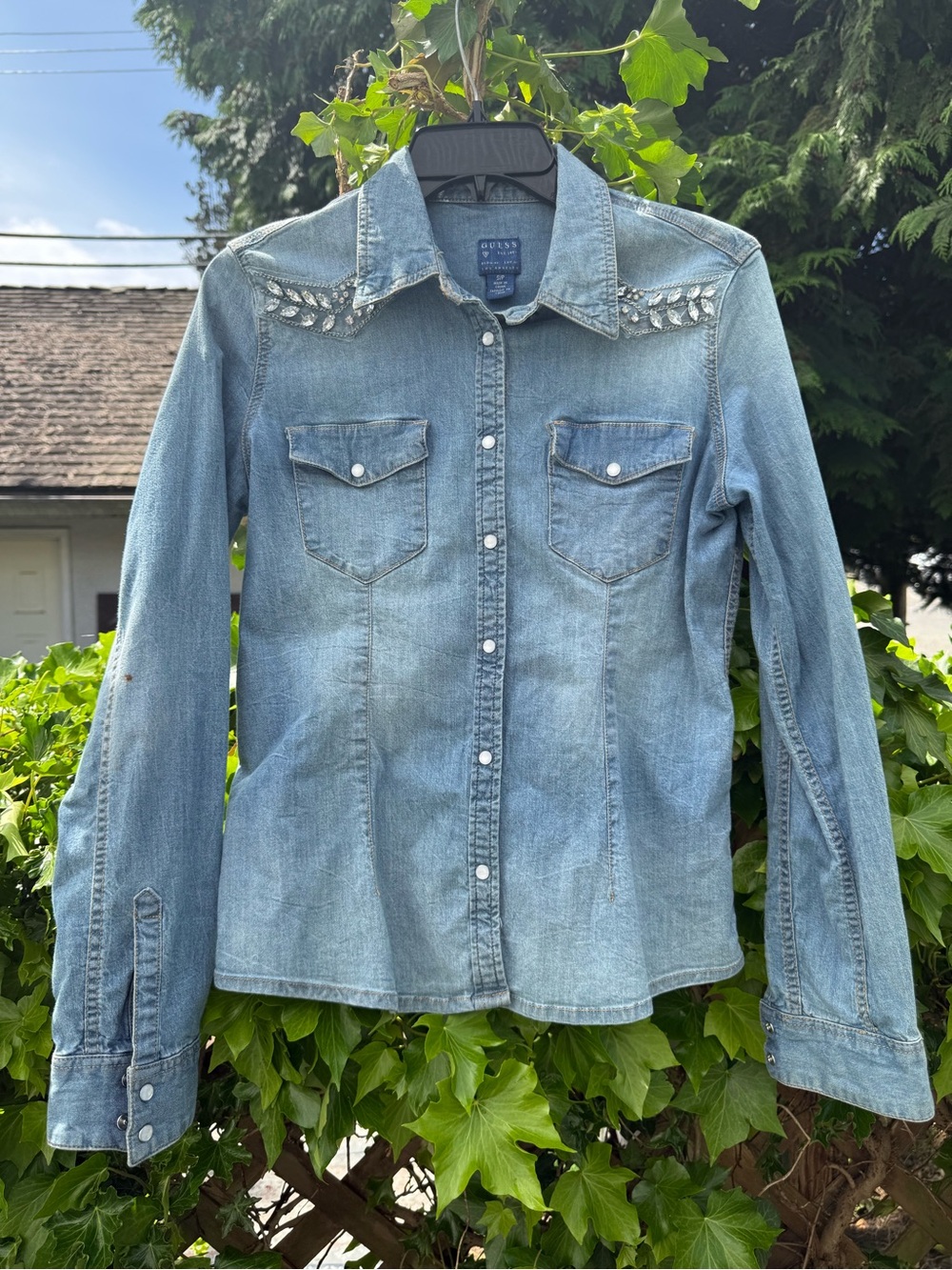 GUESS FITTED Western 🤠 Denim SNAP up Shirt Indigo wash EUC cotton CURVED hem